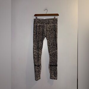 Lululemon — Cream Printed Leggings